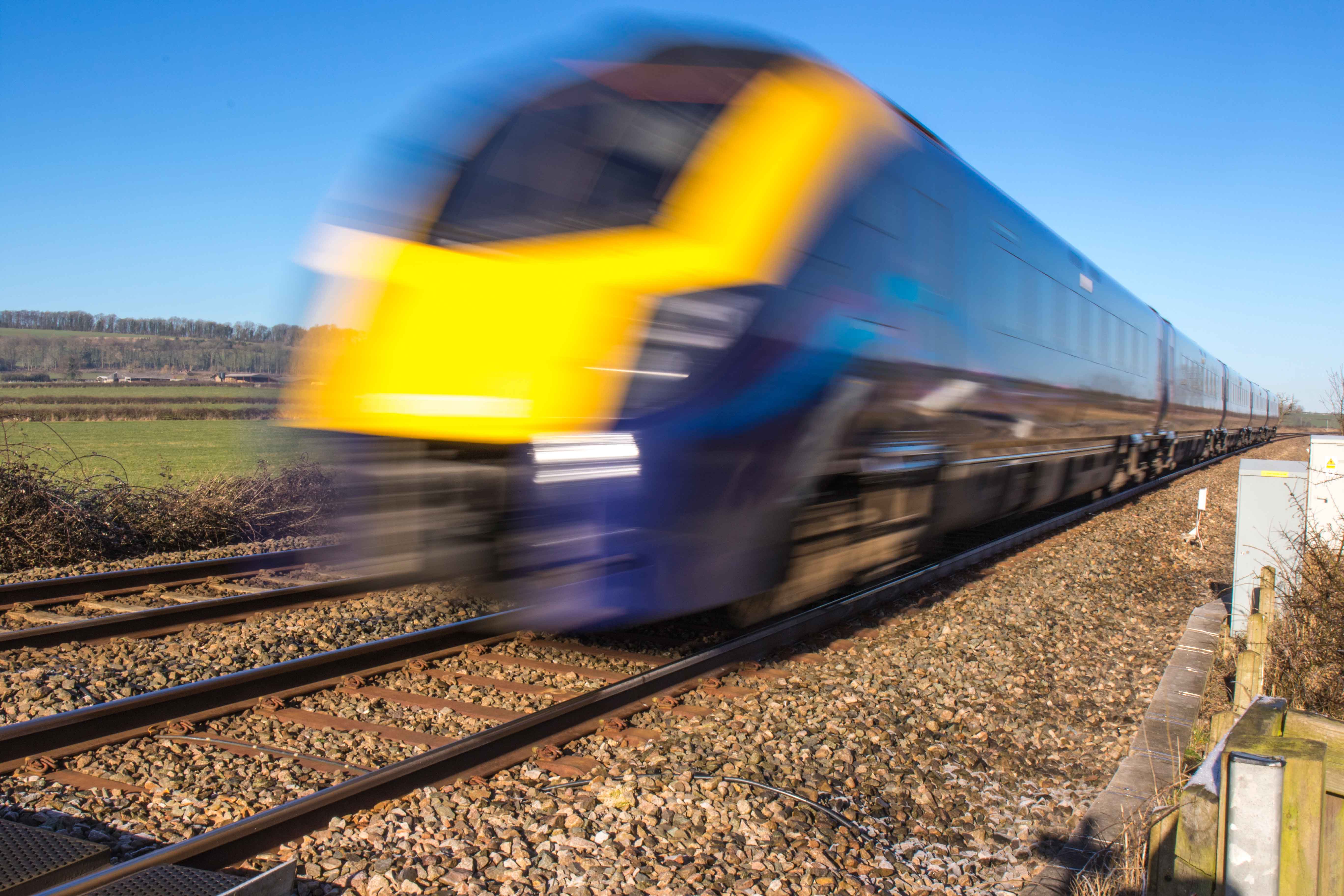 Design a model vacuum tube train?